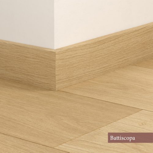 rovere beige della costa battiscopa